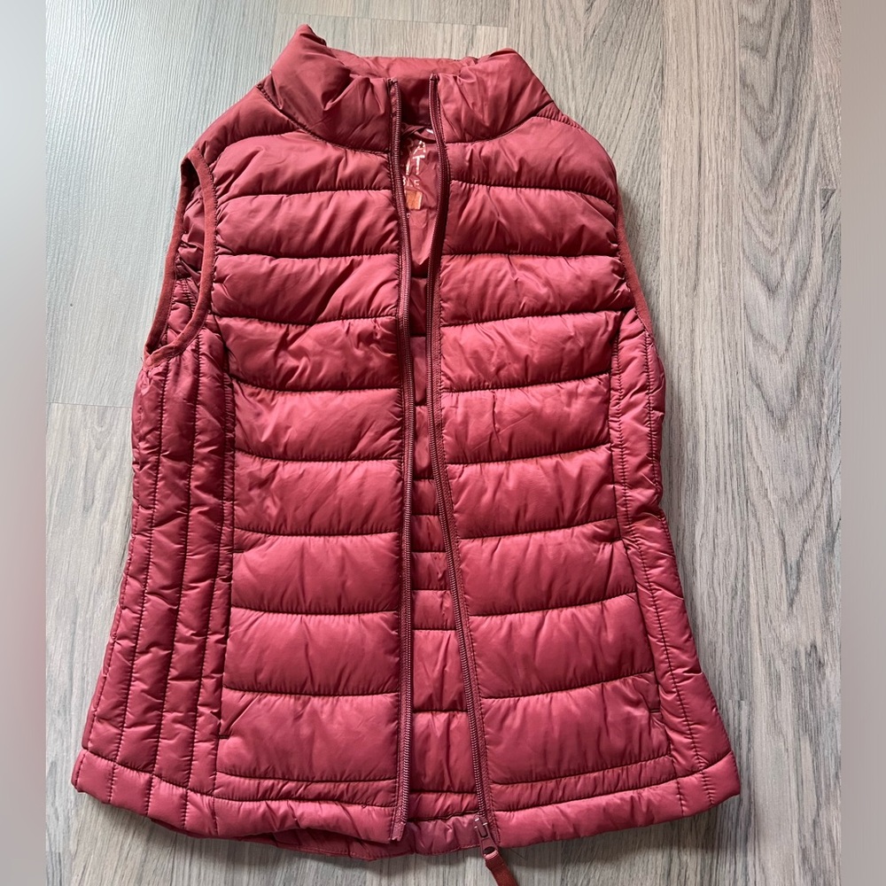 Packable ultra light vest